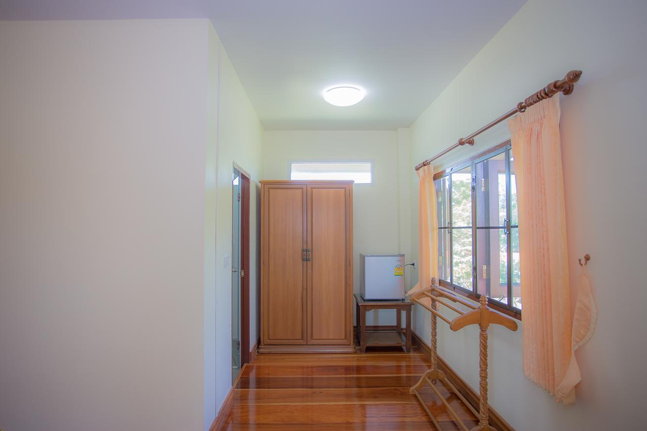 Thararin Villa Ban Doem Bang Chambre photo