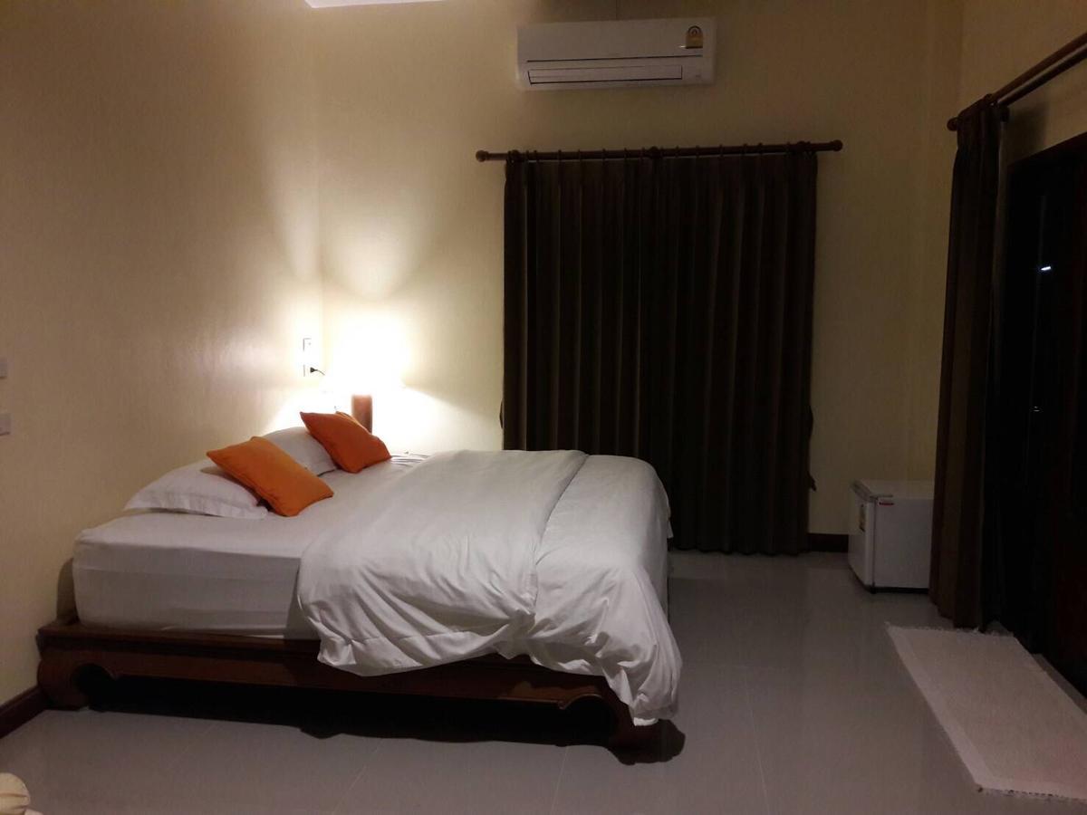 Thararin Villa Ban Doem Bang Extérieur photo