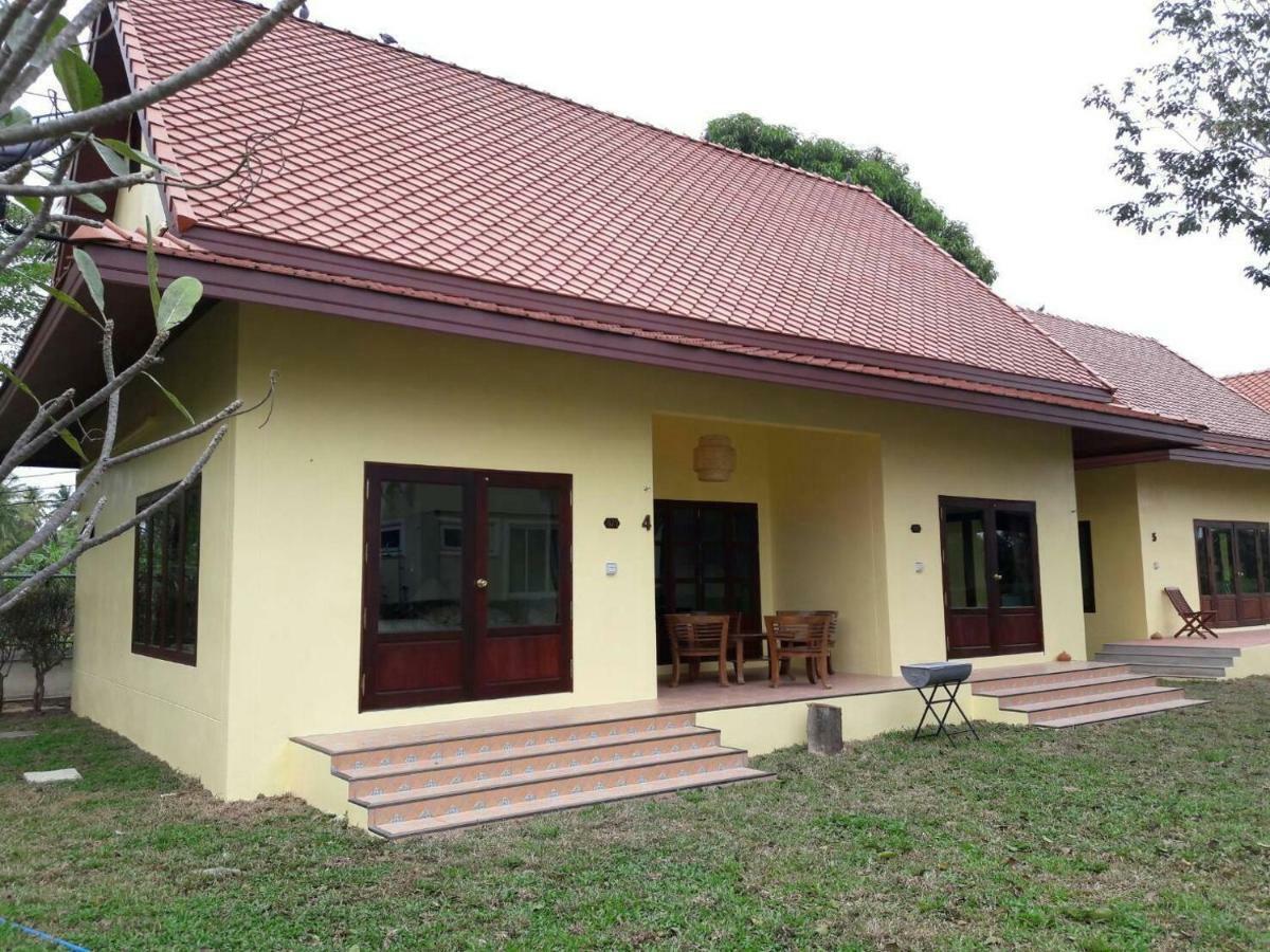 Thararin Villa Ban Doem Bang Extérieur photo
